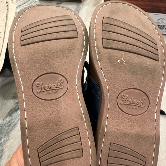 FootMates Tan and Navy Dress Shoes for Kids - Picture 2 of 4